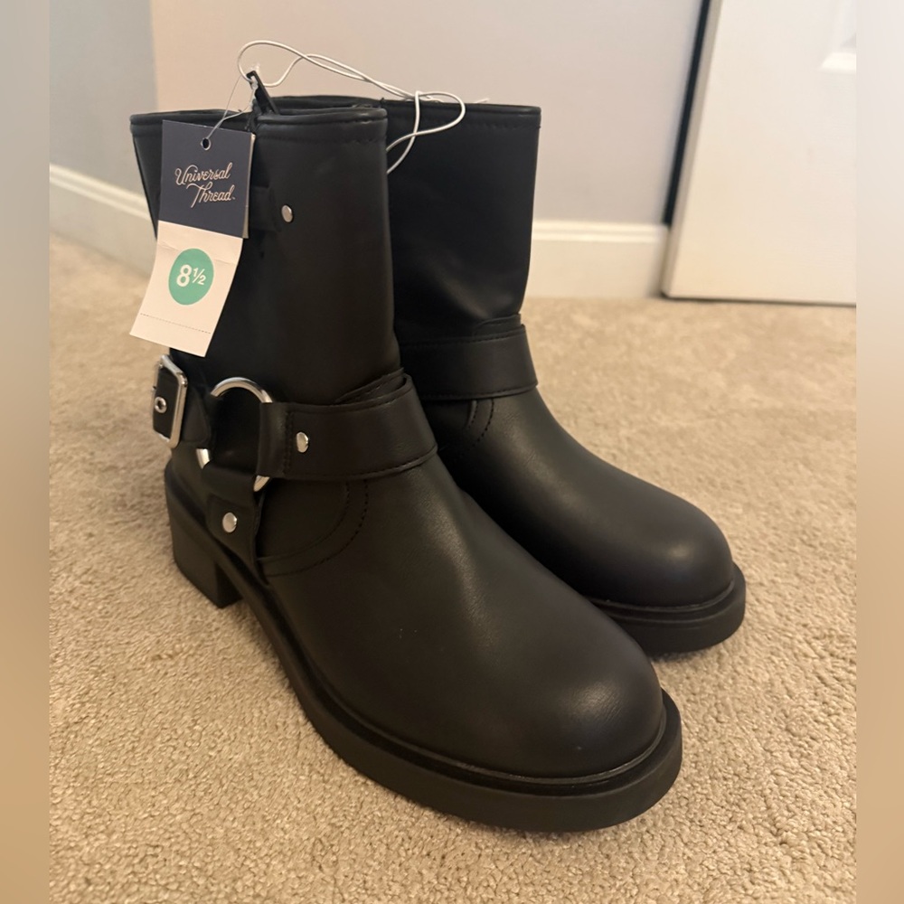 NWT Universal Thread Women Boot - Picture 3 of 7